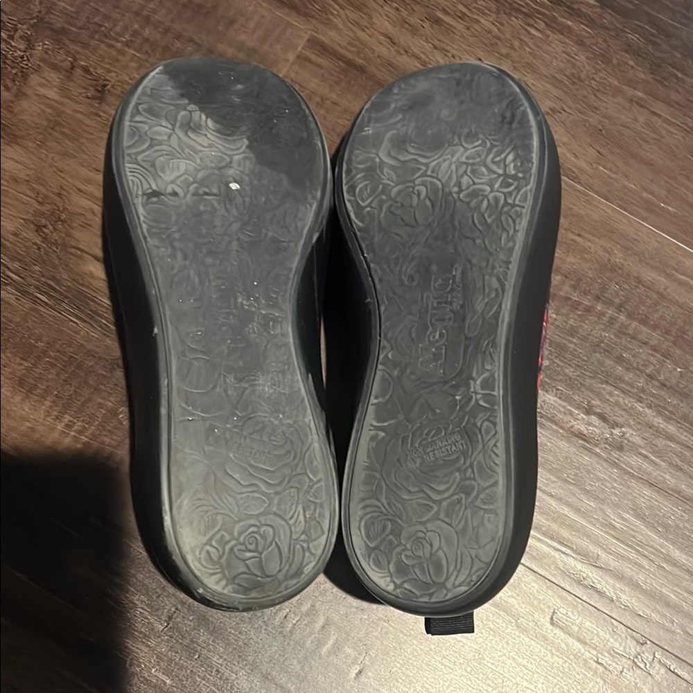 Alegria Slip-On Nursing Shoes Vibrant Design - Picture 5 of 8